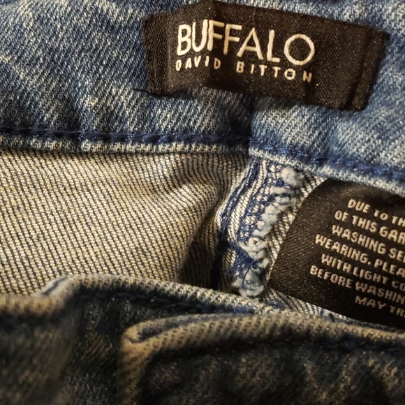 Jean's - Picture 3 of 3